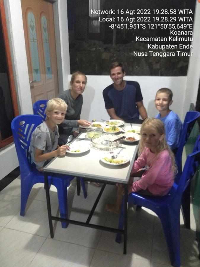 Family Guest House Moni Kelimutu Eksteriør billede